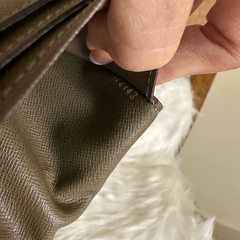 Sold Louis Vuitton Wallet Authentic - Picture 17 of 17